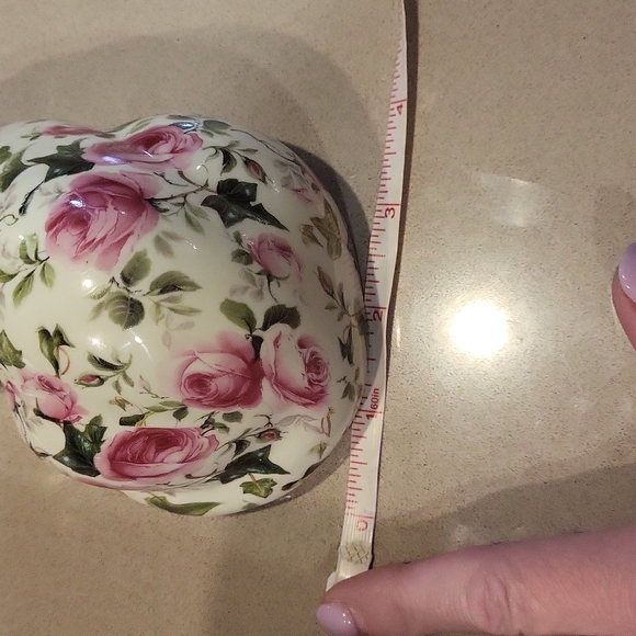 Formalities By Baun Bros Beautiful White Pink Roses Ivy Cat Statue Sleep… - Picture 11 of 12